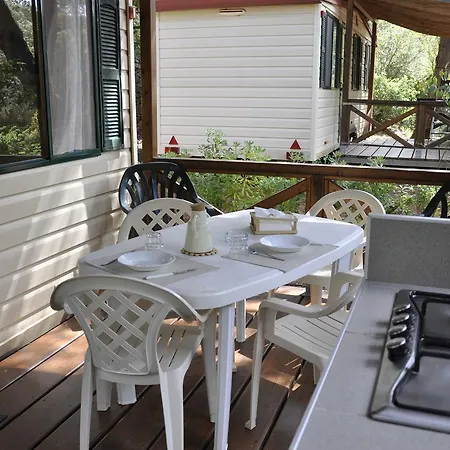 Elbadoc Village مكان تخييم