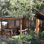 Elbadoc Village キャンプ場 *