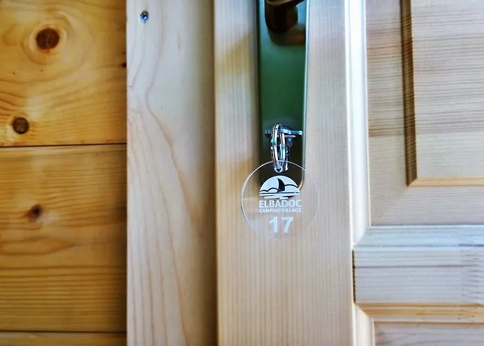 Elbadoc Village مكان تخييم